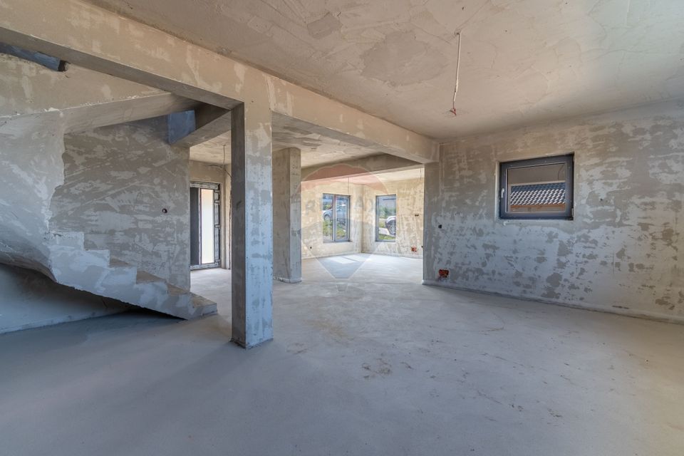 4 room House / Villa for sale