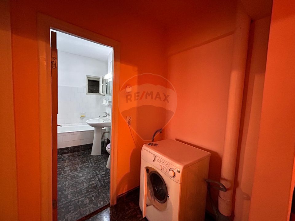 Apartament cu 3 camere de închiriat în zona Calea Severinului