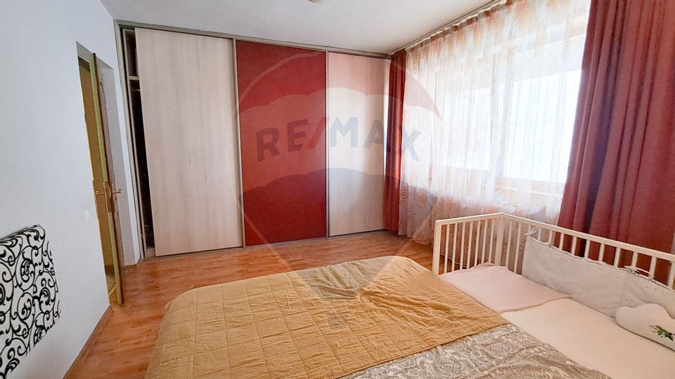 Apartament cu 2 camere de vânzare în zona Buna Ziua