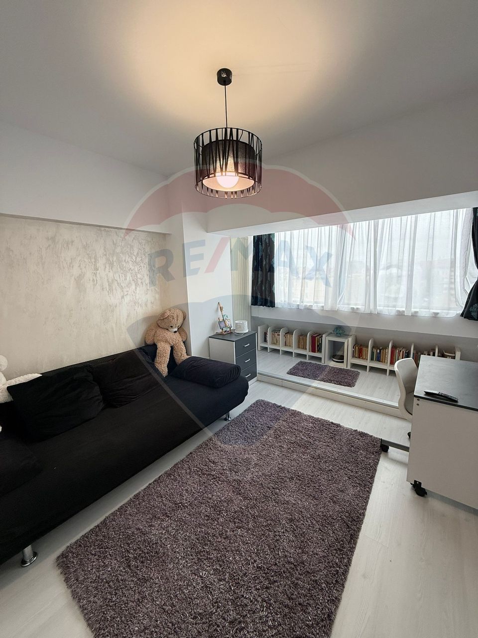 Apartament cu 4 camere de închiriat în zona Ultracentral