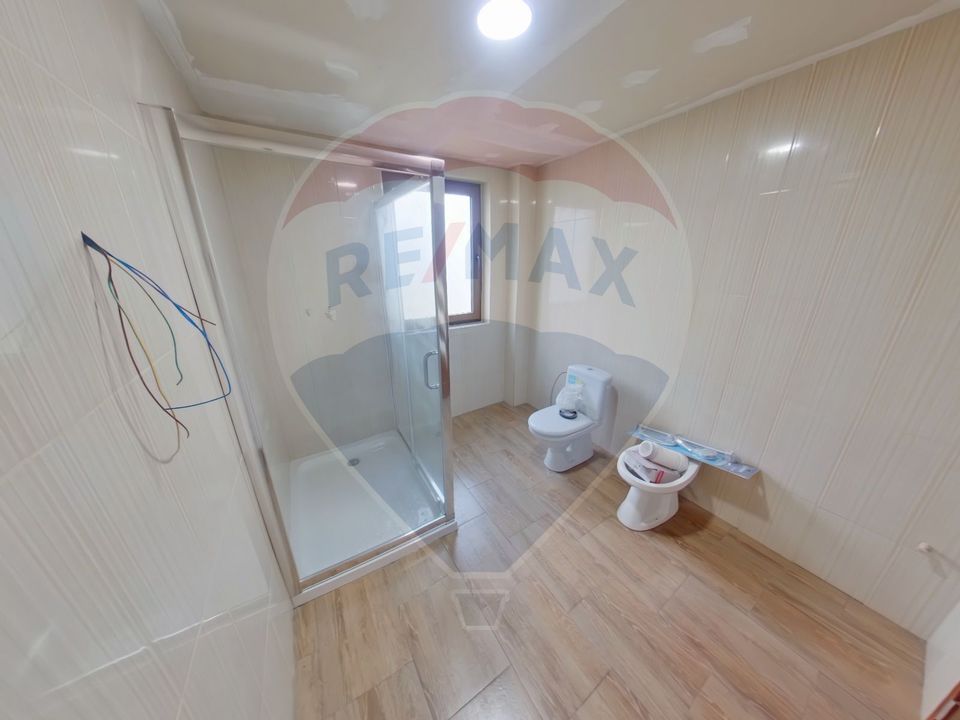 Casă cu 5 camere de vânzare în Piatra, Maramureș