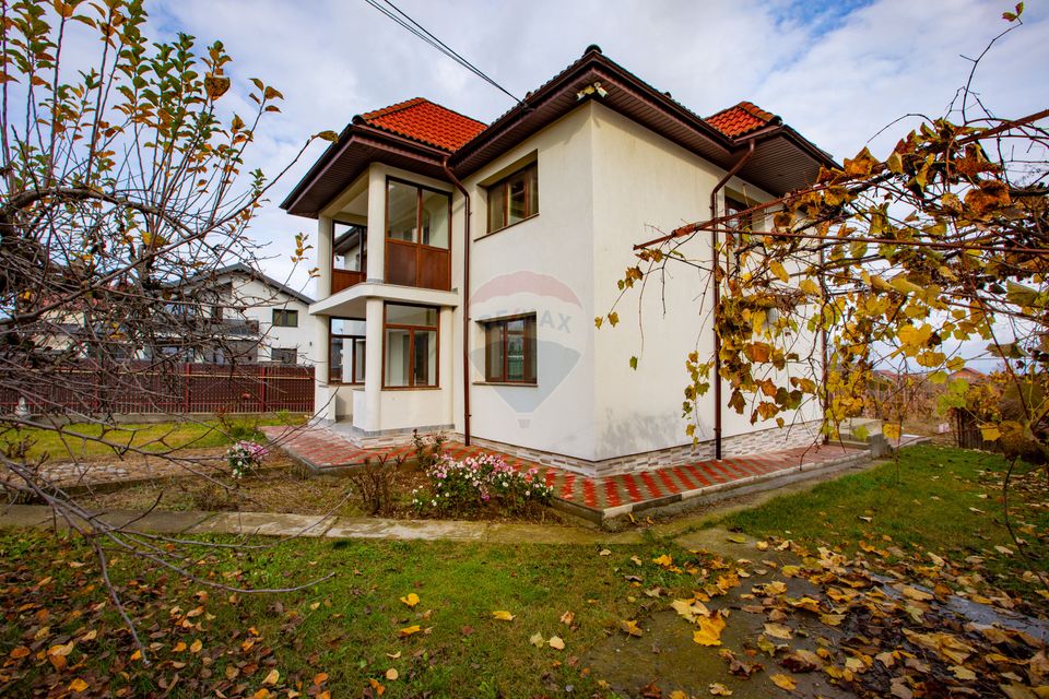 Casă/Vilă cu 6 camere de vânzare în Măgura