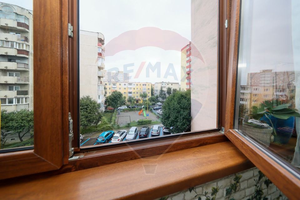 Apartament cu 3 camere de vânzare în zona Vlahuta