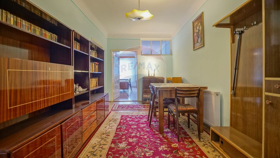 REZERVAT! Apartament spațios, cu loc de parcare, Centrul Istoric