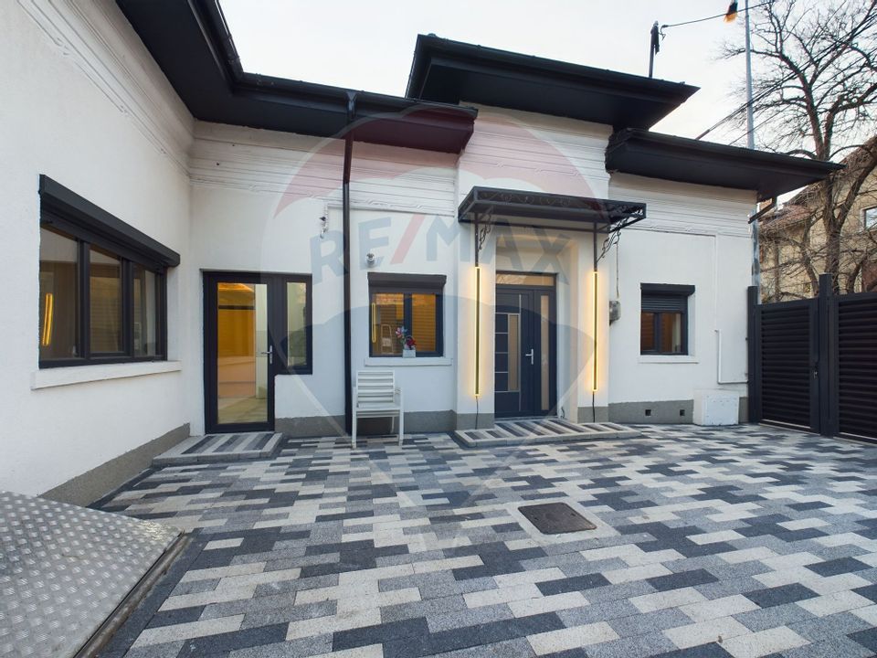 4 room House / Villa for sale, Eroii Revolutiei area