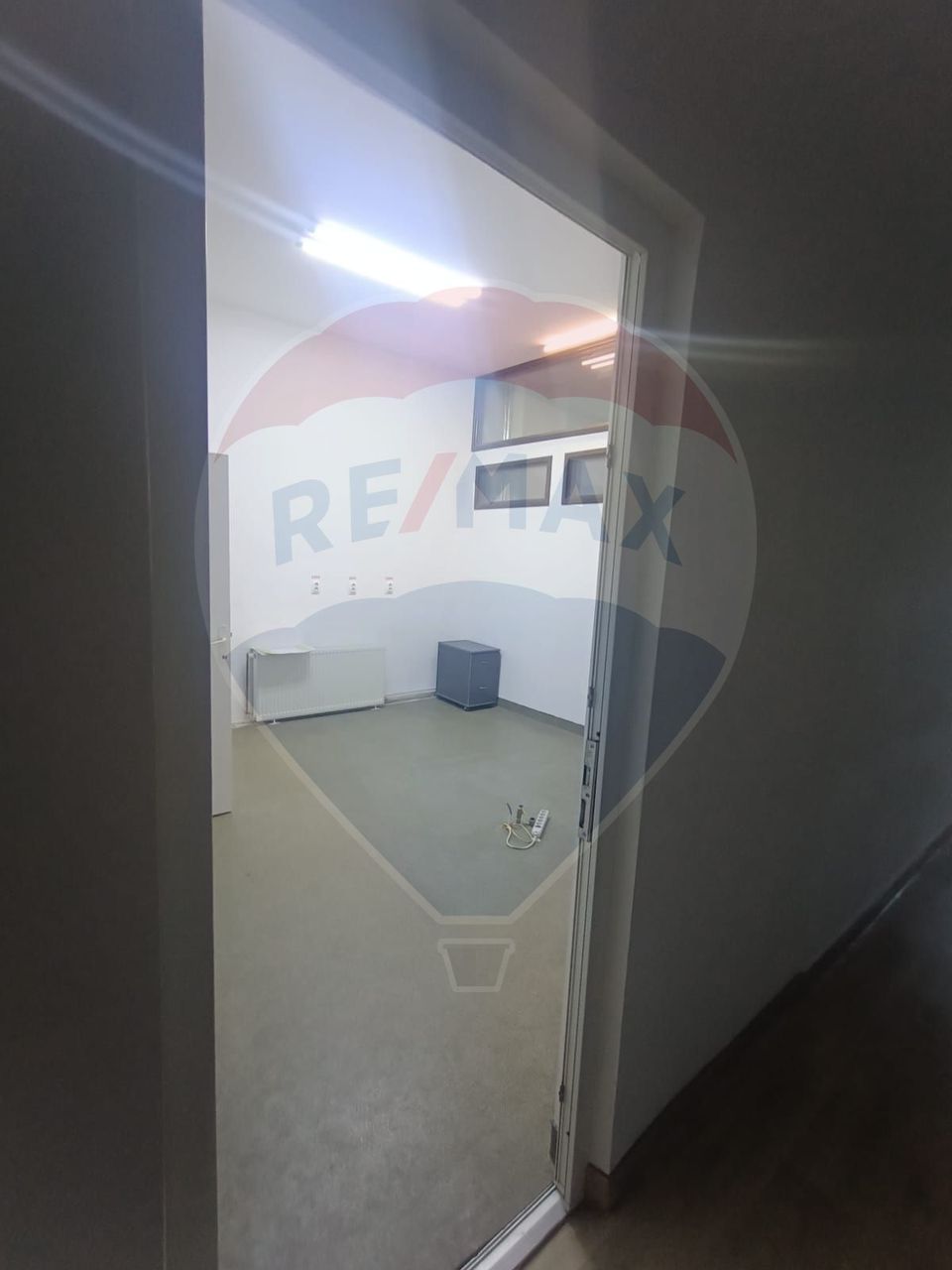81sq.m Commercial Space for rent, Central area