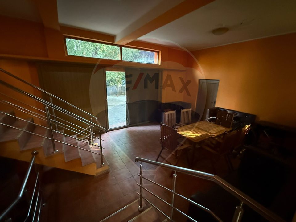 De vânzare Casă / Vilă 5 camere + 5.300 mp teren Slobozia Moara, DB