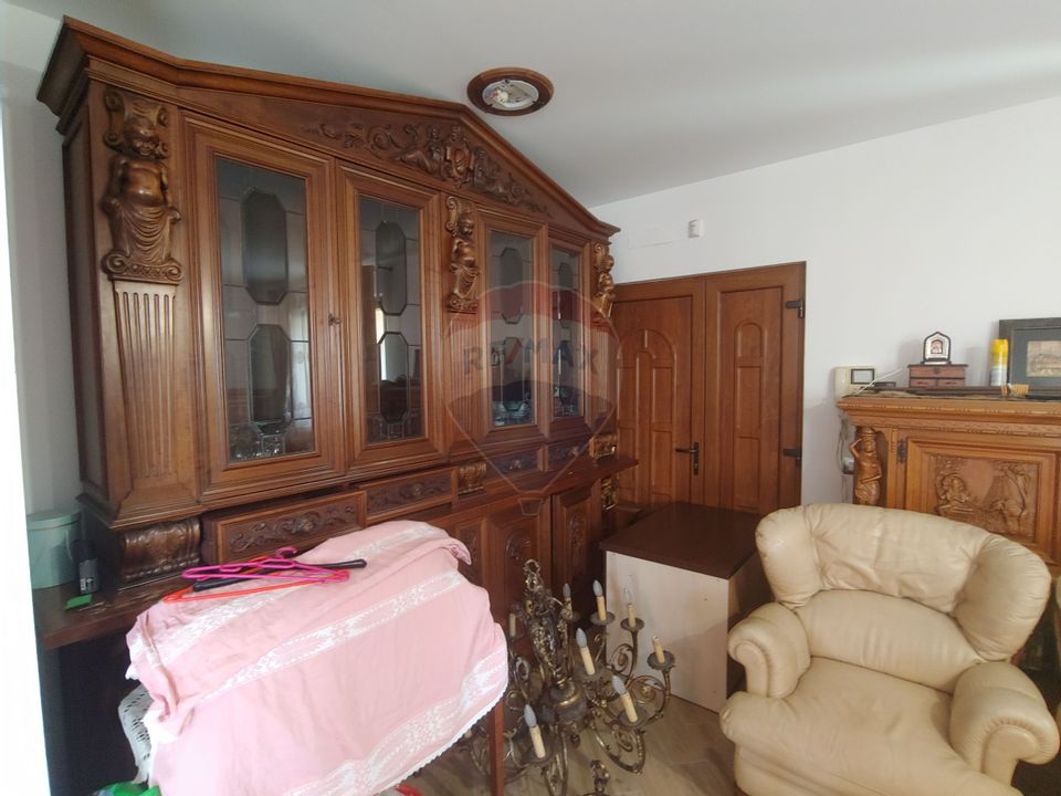 Casă / Vilă de lux cu 5 camere de vânzare în Vadu Moldovei, Suceava