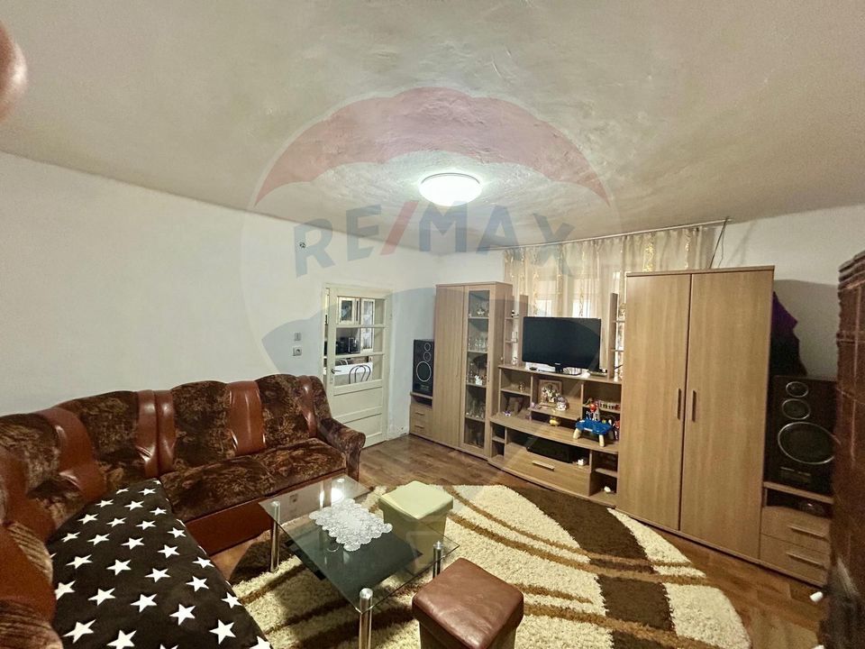 Casă de vanzare cu teren 680mp in Salonta