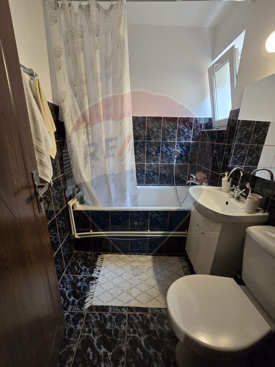 Apartament cu 2 camere de vânzare în zona Central