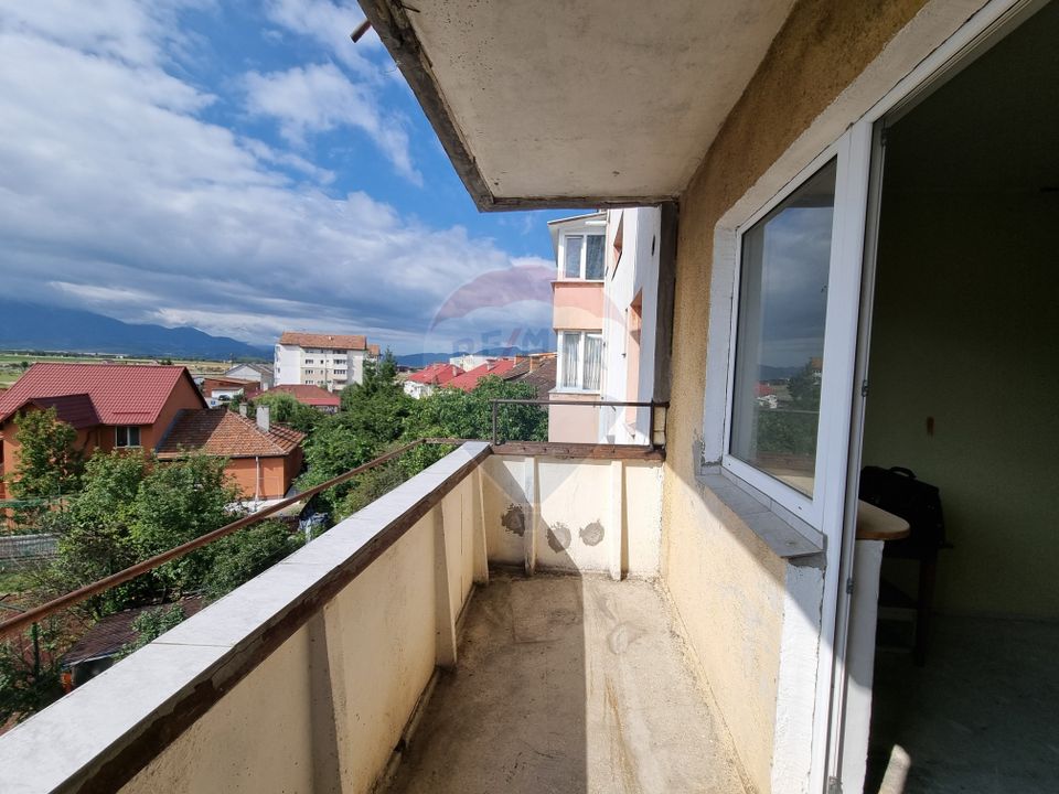 Apartament (De renovat) cu 3 camere de vânzare în zona Exterior Vest