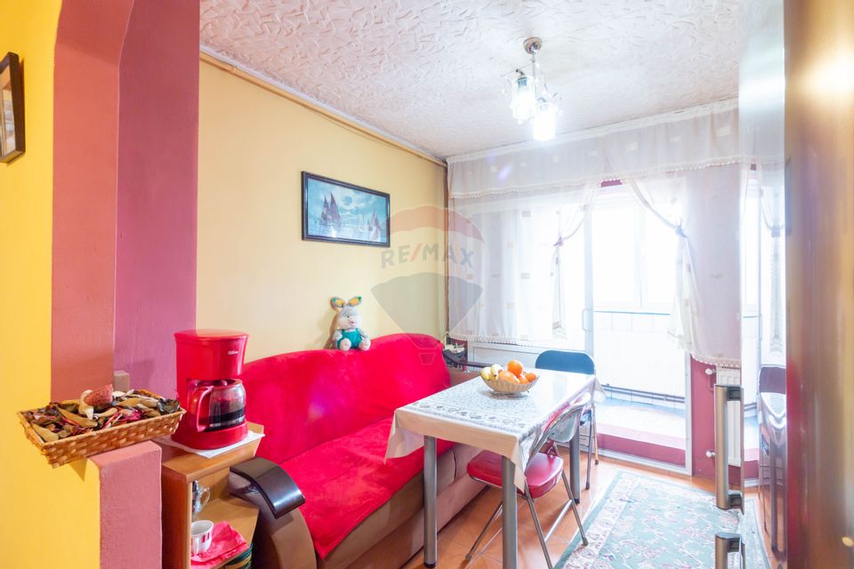 Apartment with 3 rooms for sale Gorjului