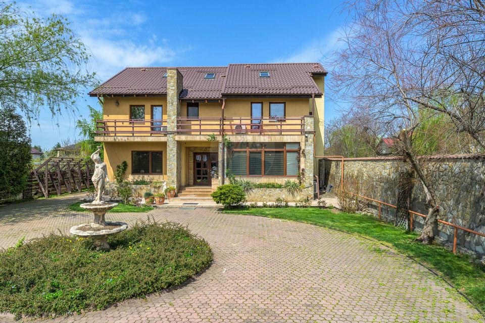 Oferta de sarbatori, discount 10% - Vilă cu parc, piscină și foișor