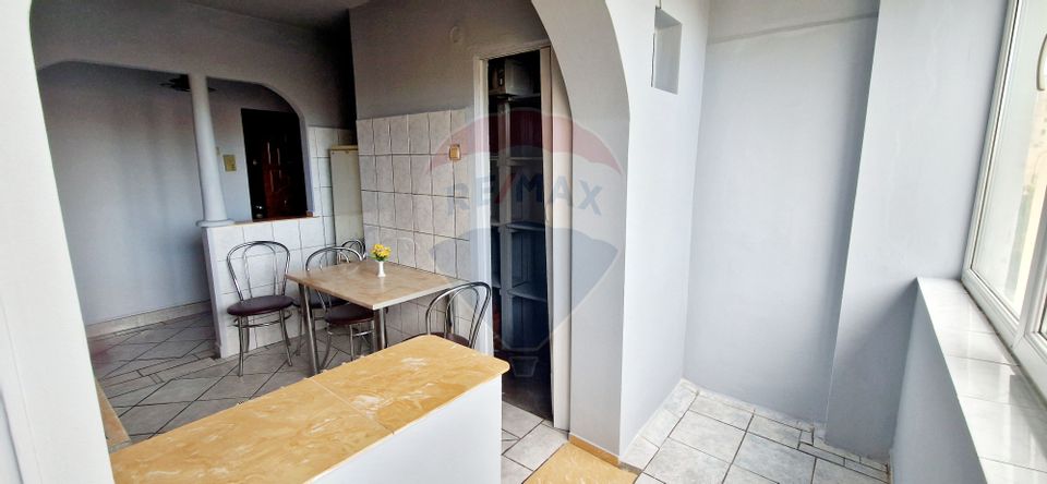 Apartament cu 3 camere de închiriat în zona Aurel Vlaicu