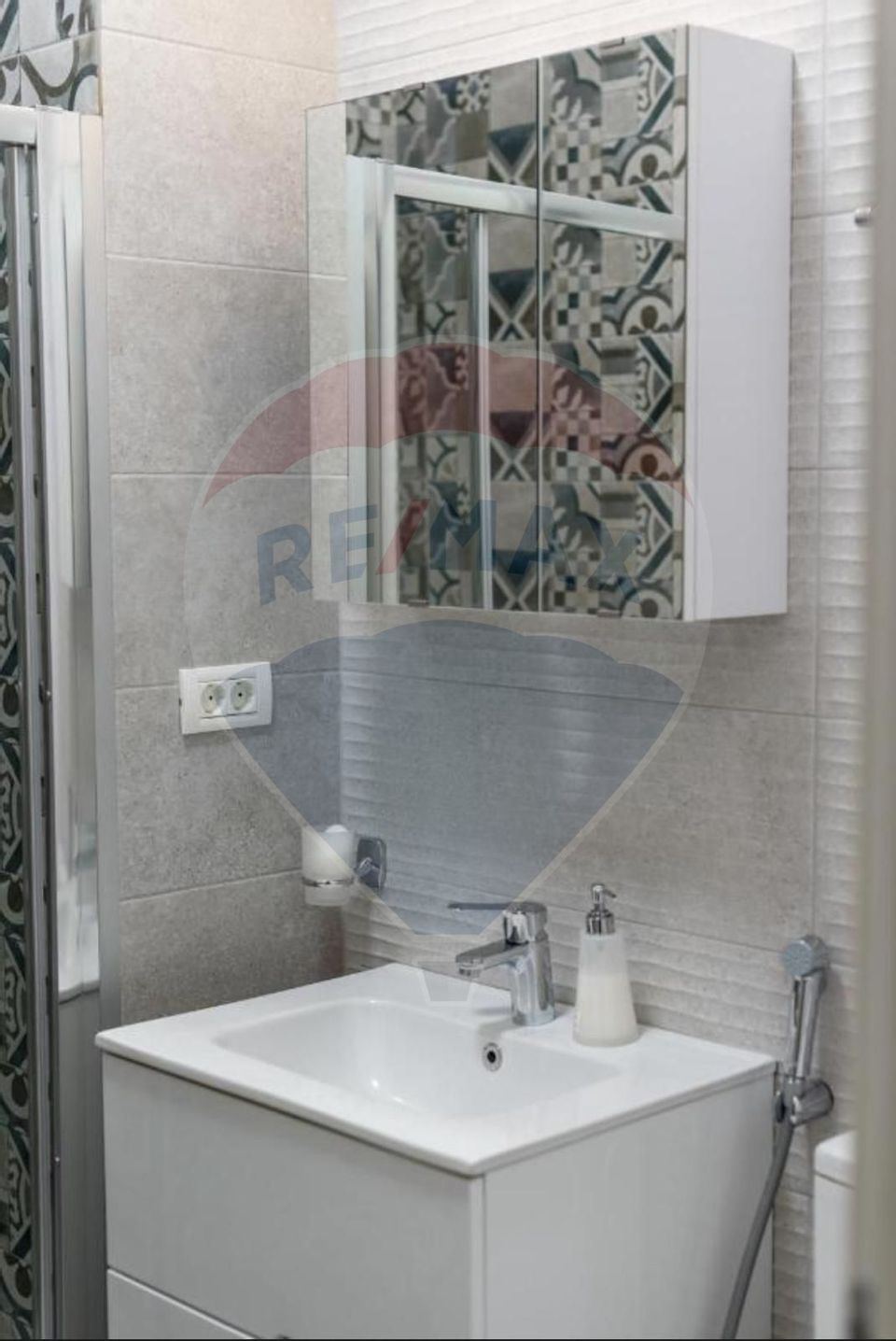 Apartament cu 3 camere in zona Rex - Mamaia