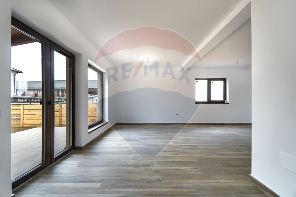 4 room House / Villa for sale