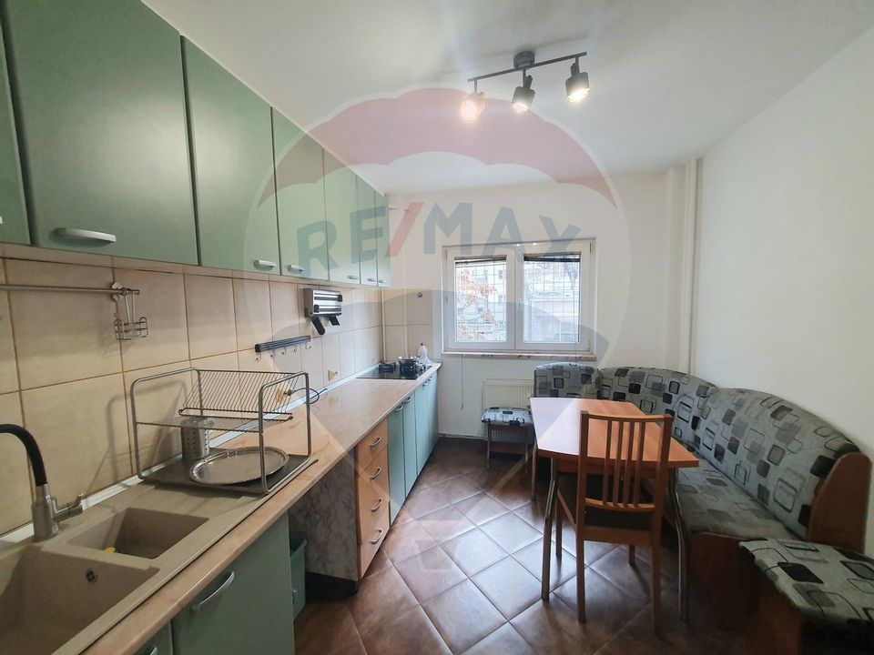 Apartament de inchiriat 4 cam în zona Stefan cel Mare