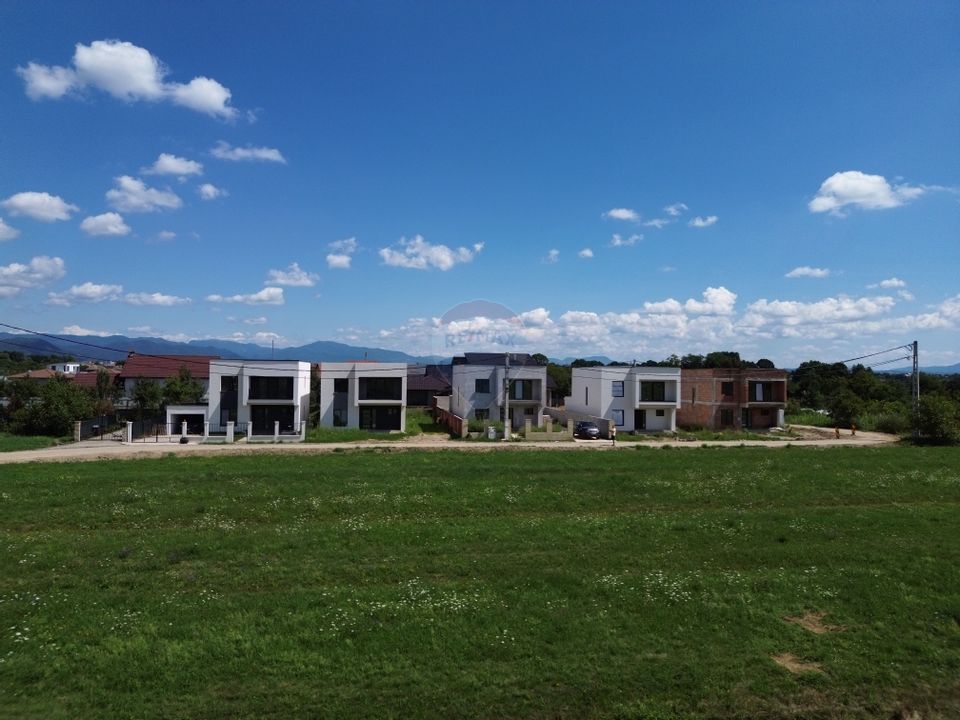 Casă moderne cu 4 camere de vânzare in SASAR / 5 ari teren / utilitati