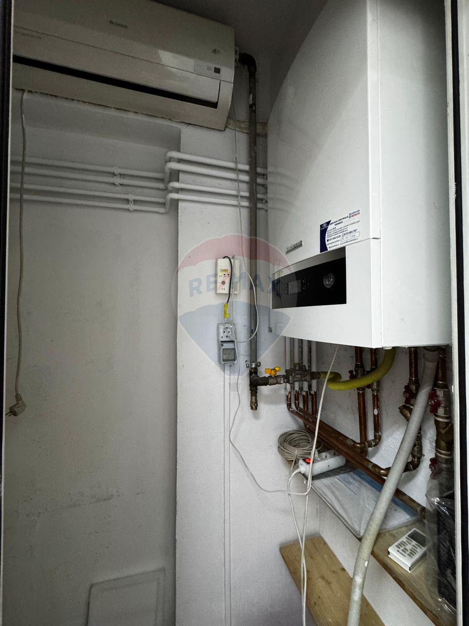 Apartament cu 4 camere/birou de închiriat Piata Victoriei