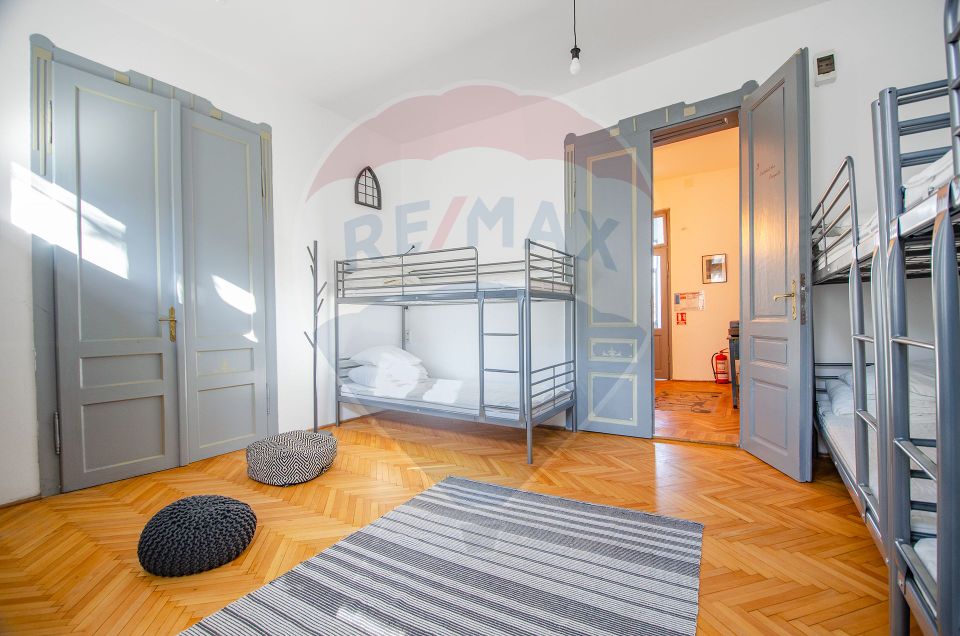 Casă / Vilă cu 6 camere de închiriat în zona Balcescu