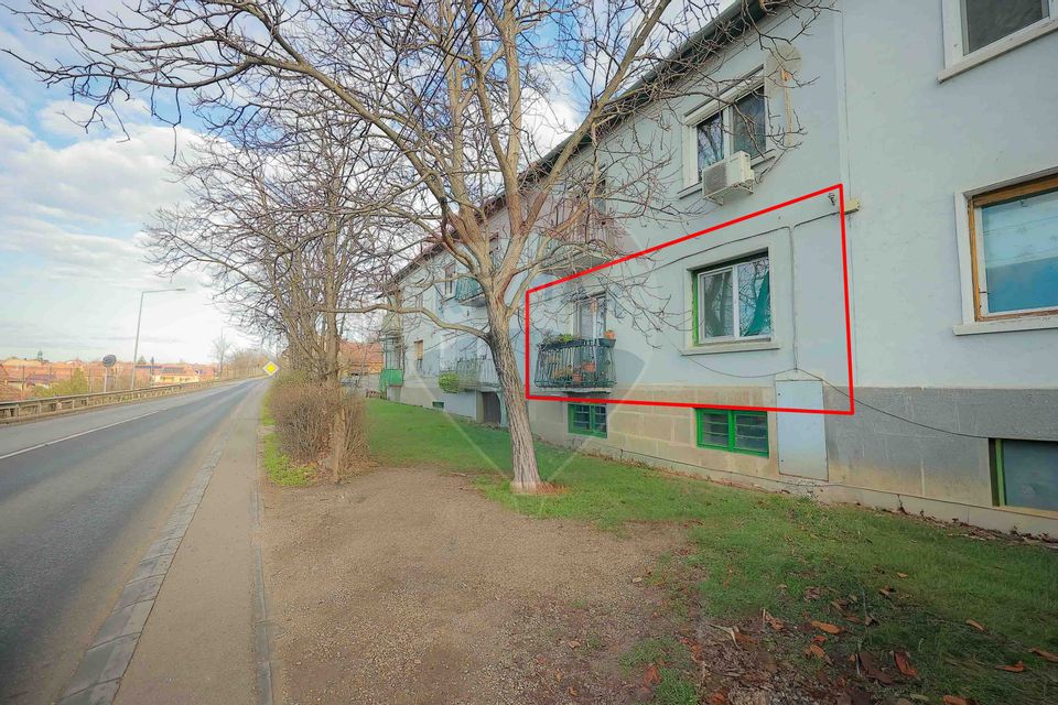De vânzare apartament cu 2 camere, parter, parcare inclusă, central