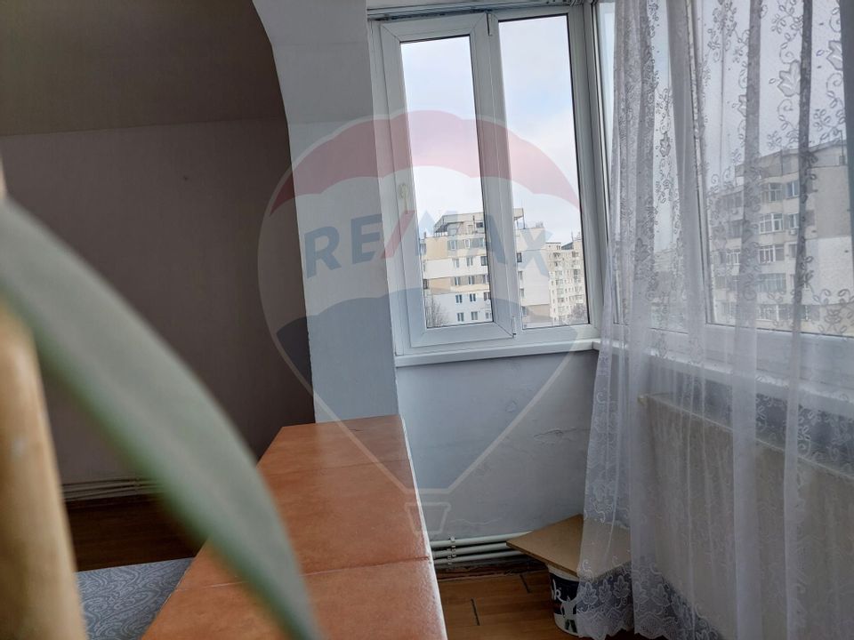 Apartament cu 3 camere decomandat de vanzare  in zona Narcisa-Bacau