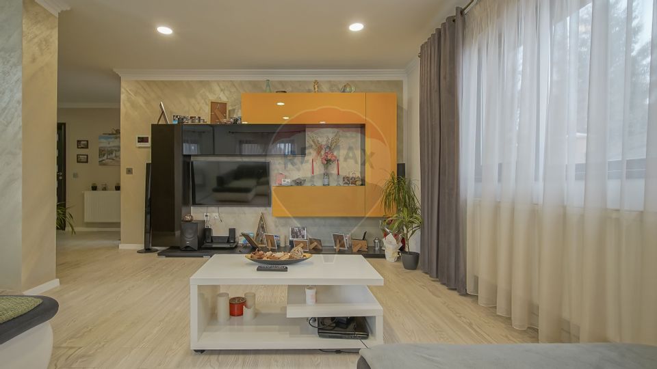 5 room House / Villa for sale