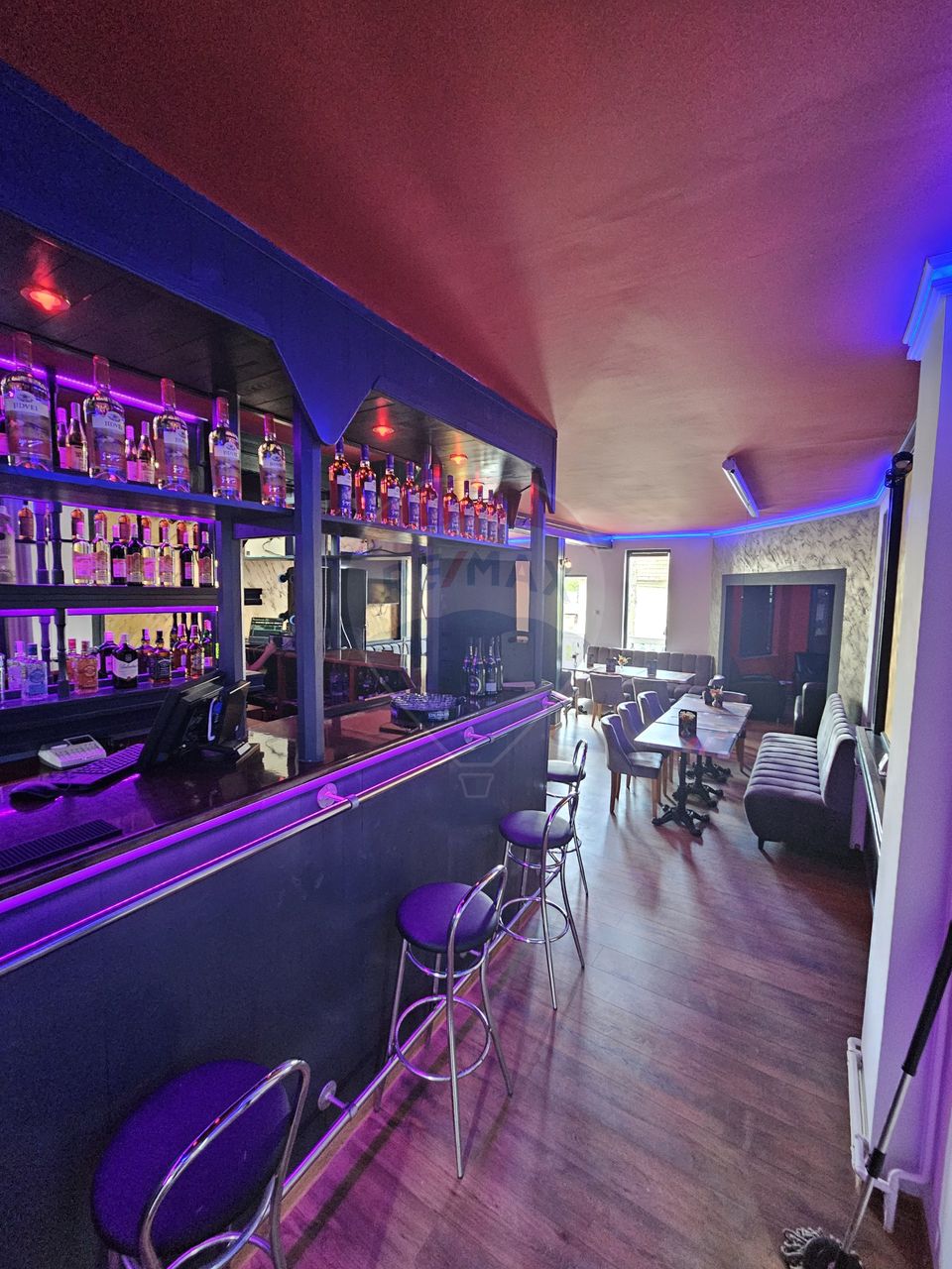 180sq.m Commercial Space for rent