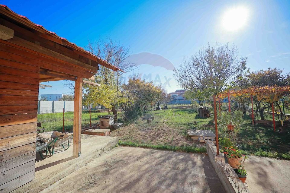 Duplex cu 5 camere și 506 mp teren de vânzare, str. Nufărului