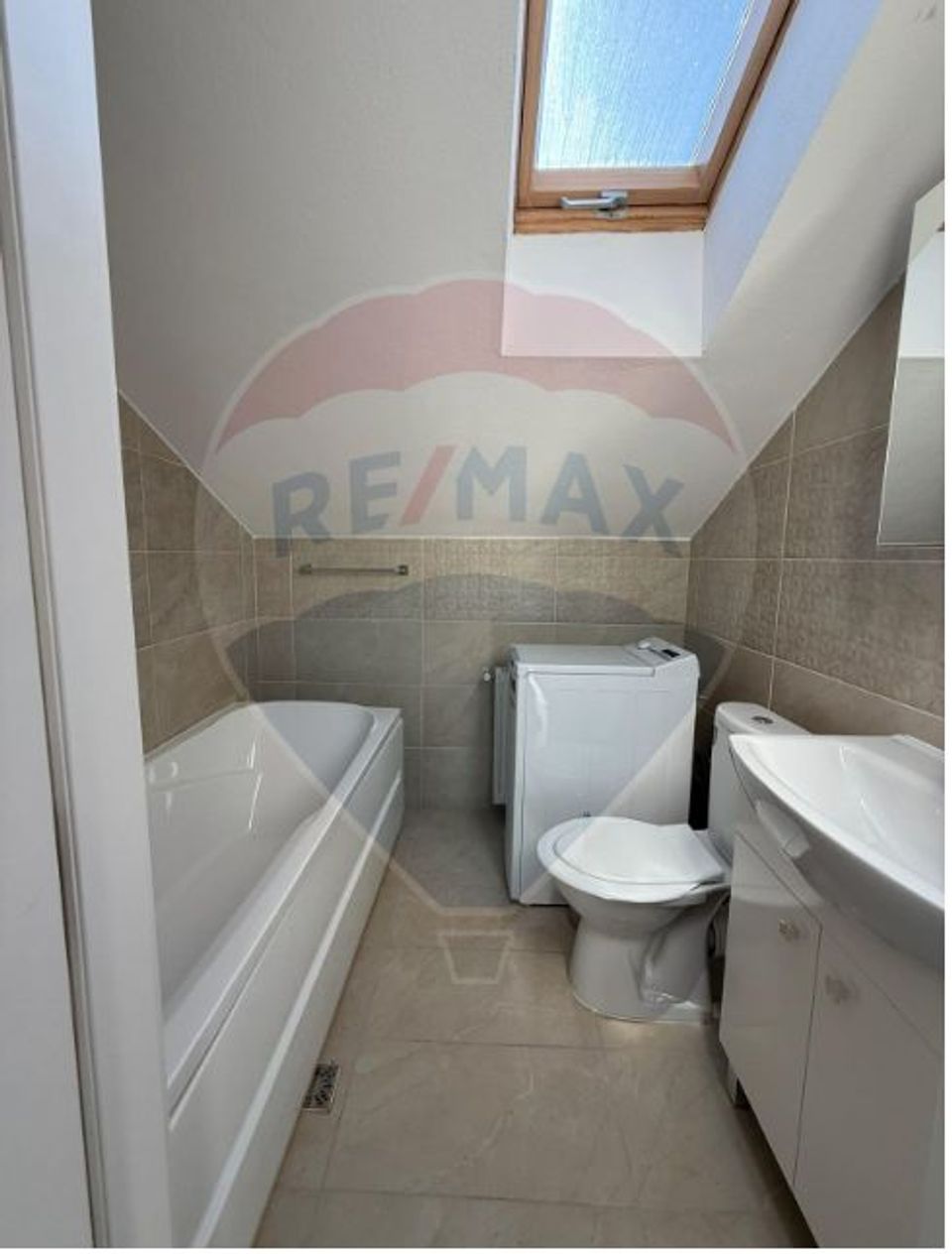 Inchiriere studio dublu-Prima Inchiriere