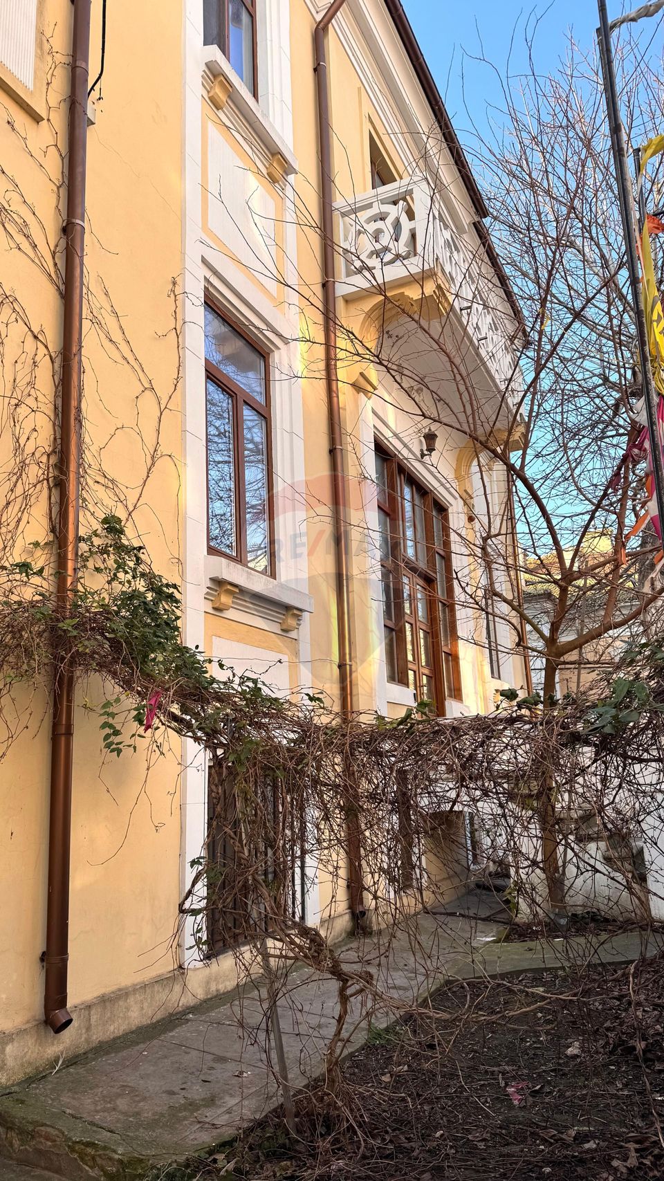 Vila de vanzare in zona peninsulara Constanta