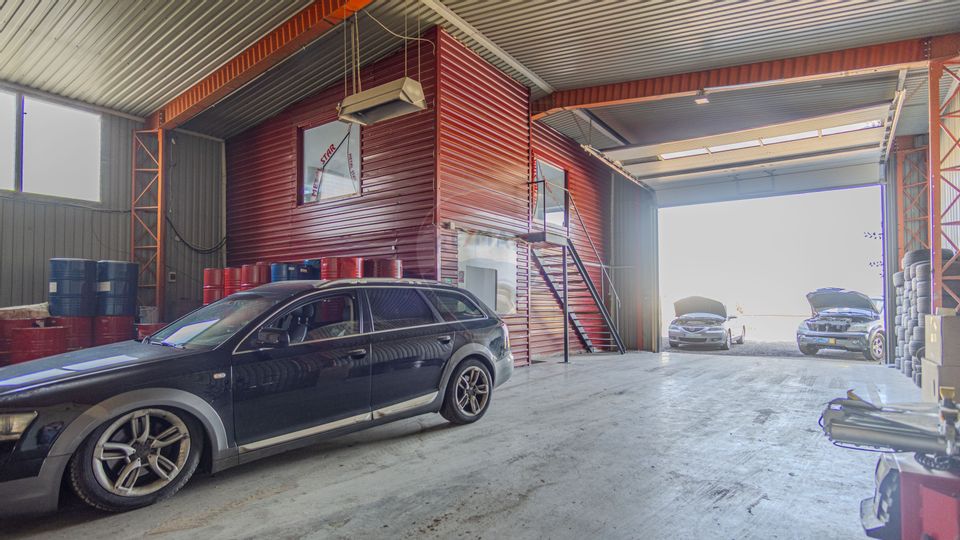 Hala + Spatiu de birouri cu destinatii multiple : Teren 1116 mp