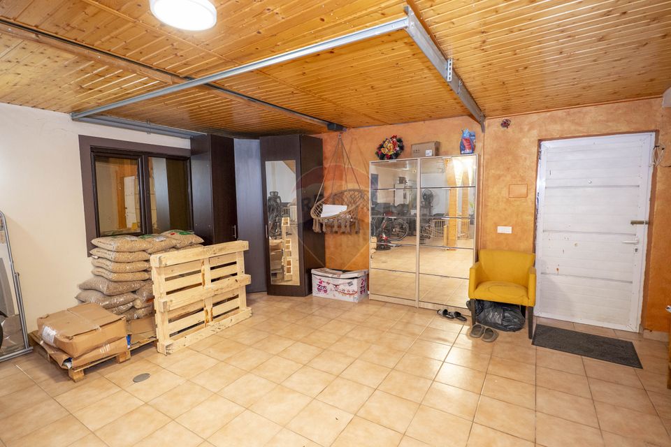 Vila 5 camere complet mobilata, foișor, teren generos