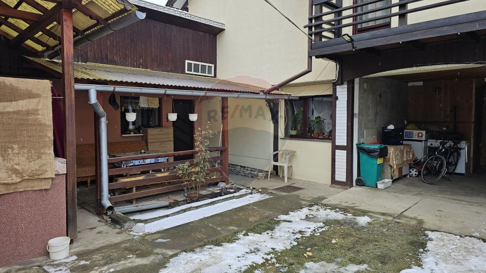 Casă / Vilă  de vânzare în Campulung Moldovenesc, Suceava