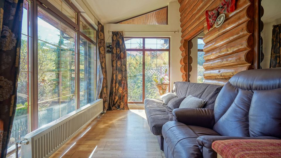 8 room House / Villa for sale