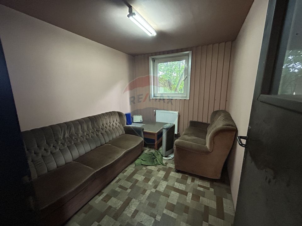 Spațiu industrial de 560mp / platforma betonata 2900mp 100m front