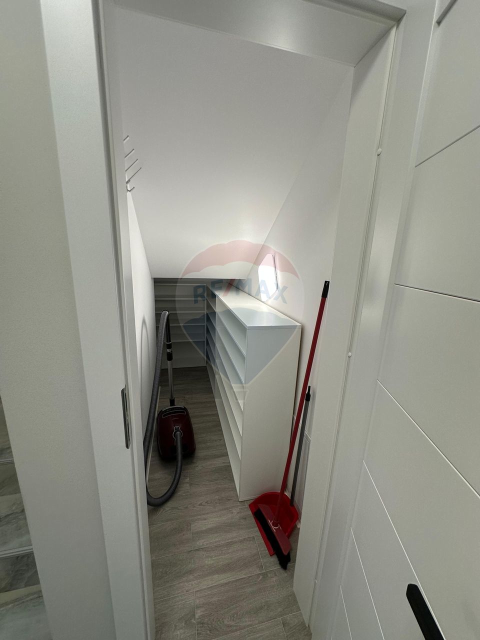 CASA DE LUX  4 CAMERE DE INCHIRIAT SELIMBAR