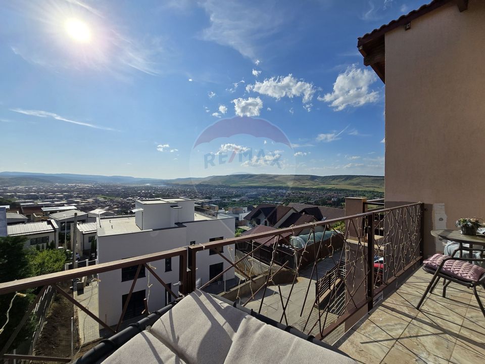Duplex cu panorama superba, grădină spațioasă, strada Narciselor
