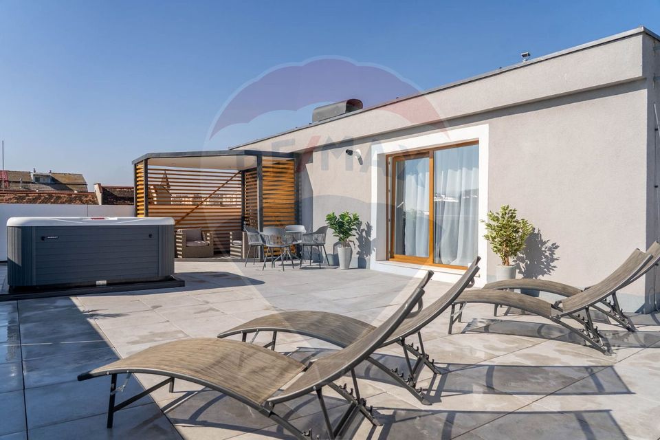 Apartament cu 3 camere de inchiriat in zona Intre Lacuri