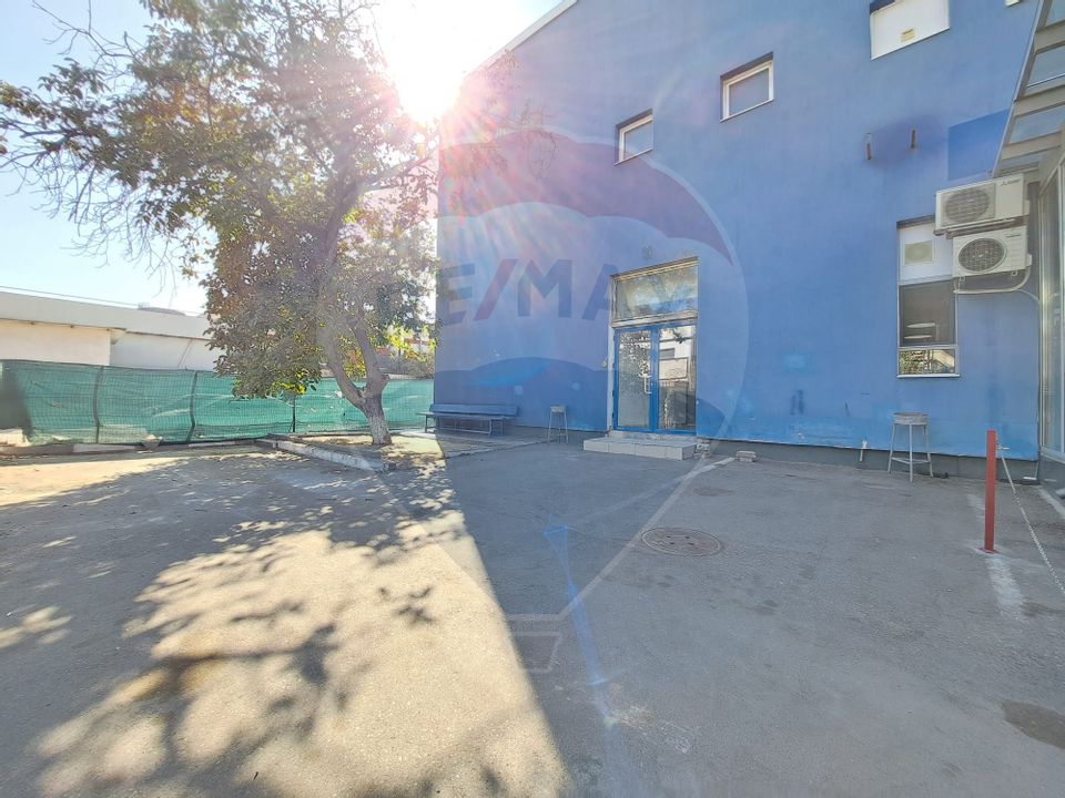 Commercial space of 1500 sqm for rent in P-ta Presei Libere area