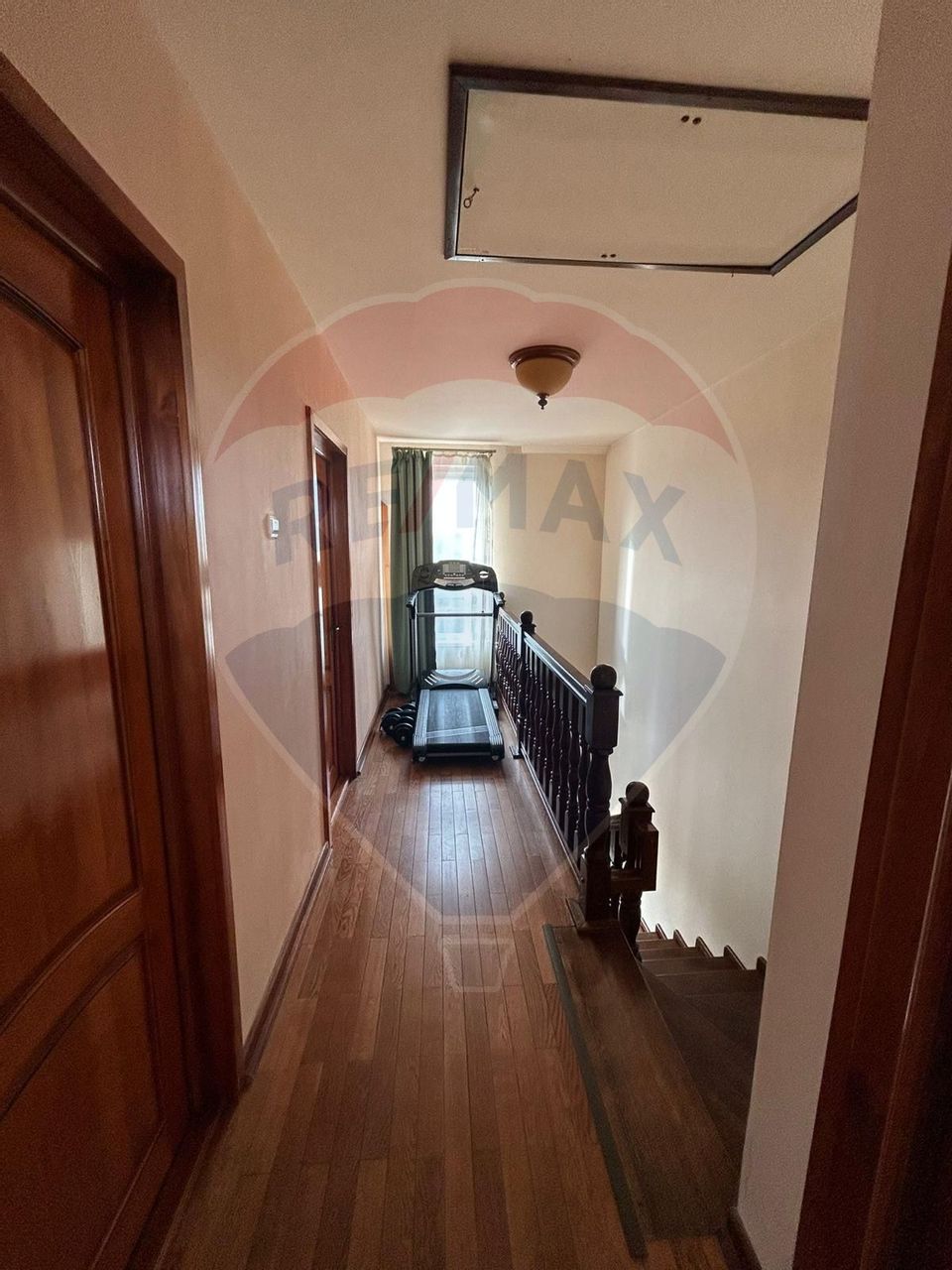 Casă | Vilă insiruita | Inchiriere| 5 camere