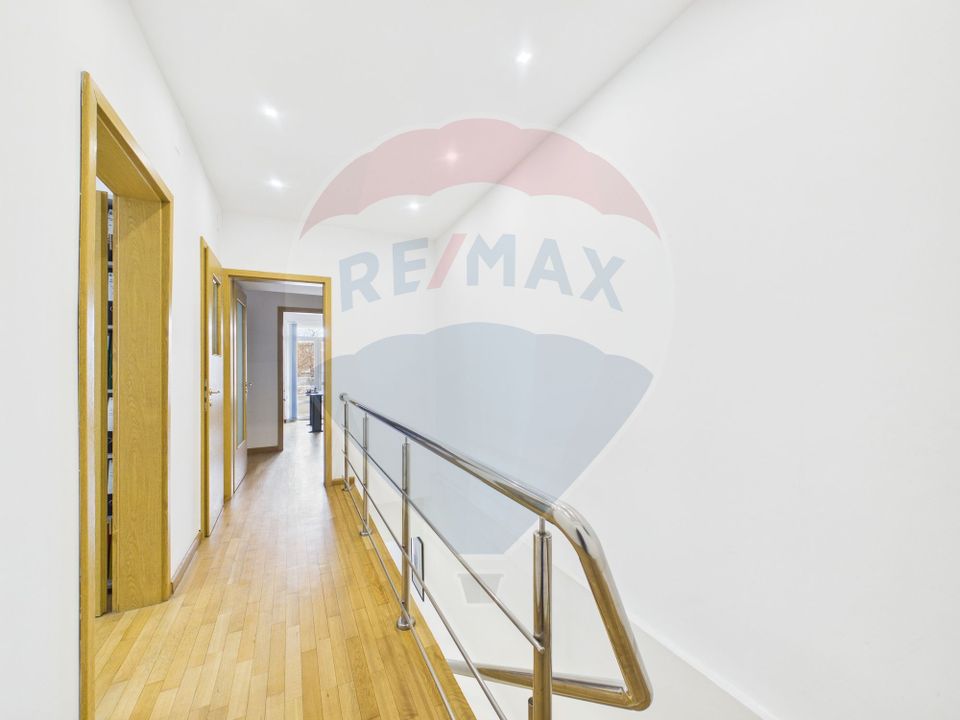 Apartament 4 camere recompartimentat din 3, P-ta Unirii | Parcare