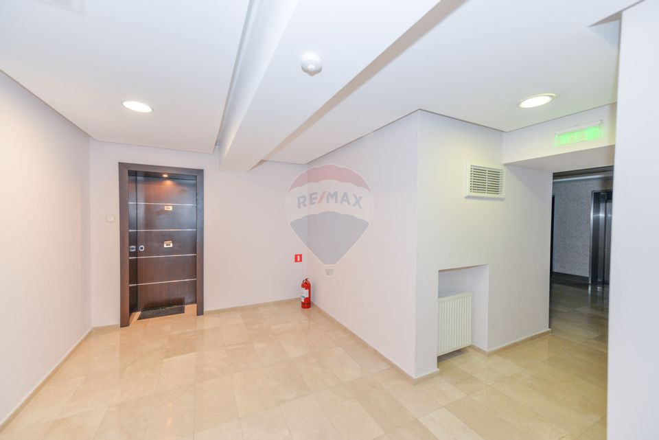 Spacious apartment 124sqm, parking space in Upground Pipera complex