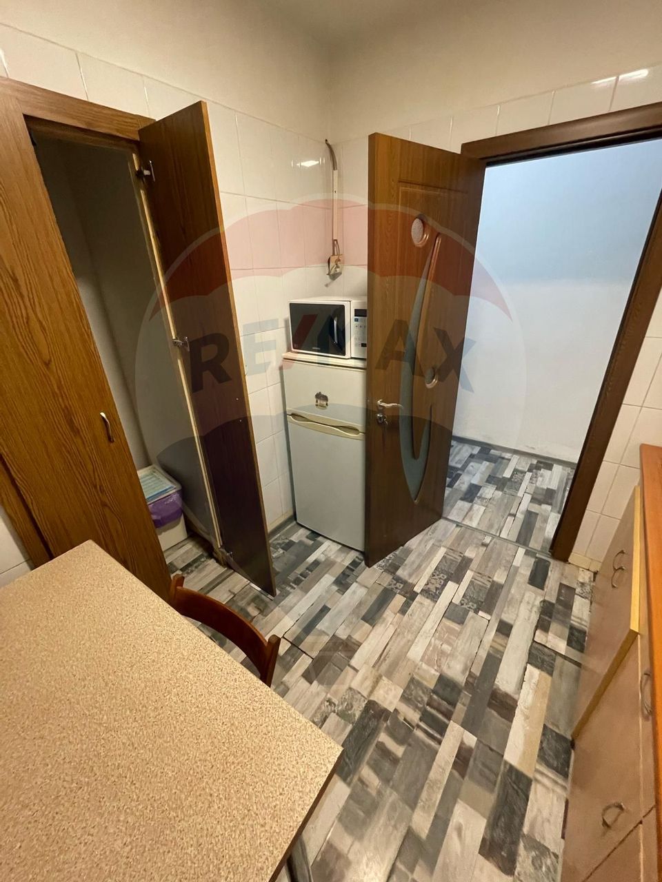 Apartament cu 3 camere de vânzare în zona Rovine