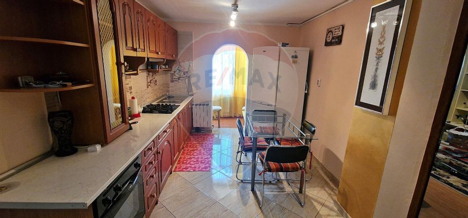 2 room Apartment for rent, Milcov area