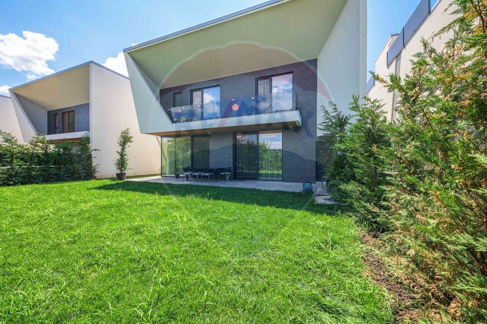 6-room smart villa with rooftop pool – for rent