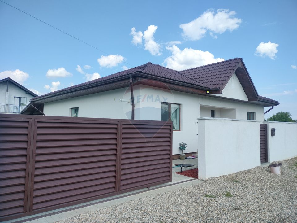 Casă cu 4 camere pe un singur nivel -Targu Mures (Sancraiu de Mures)