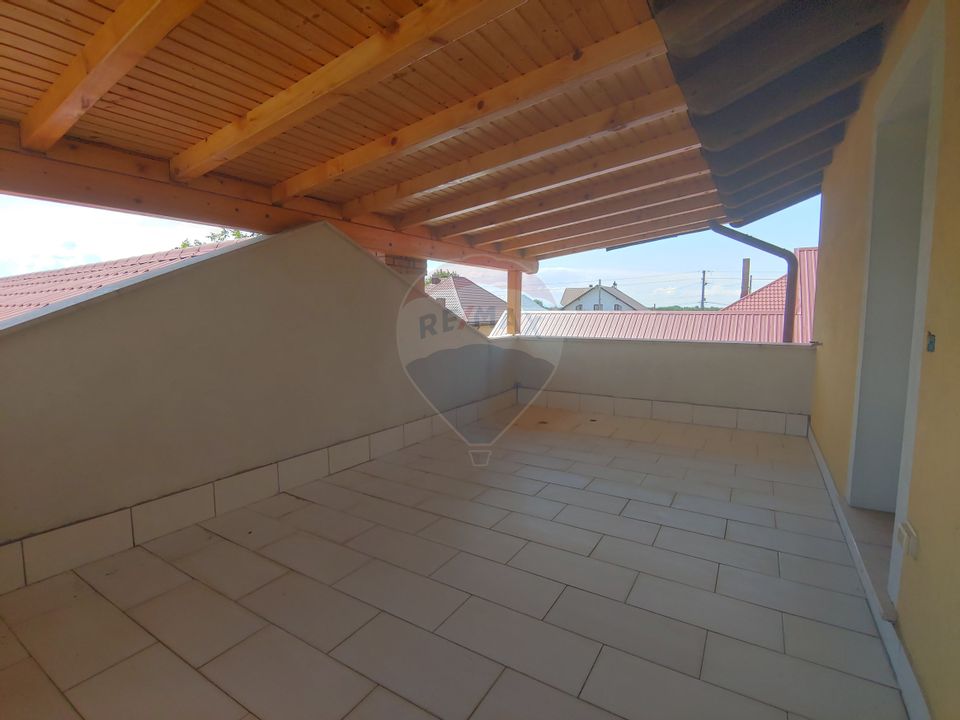 Casă / Vilă de lux cu 5 camere de vânzare în Vadu Moldovei, Suceava