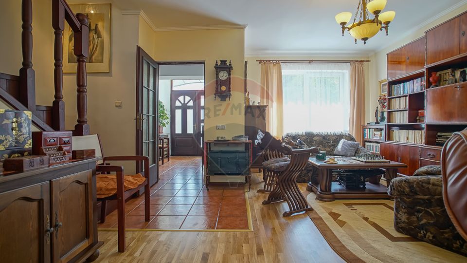 Casa/vila de vanzare, zona unica, Bronzului, cartier Tractorul, Brasov