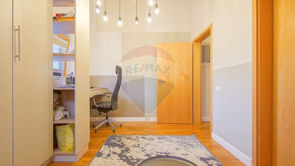 Vila moderna cu vedere spre padure Poiana Angelescu